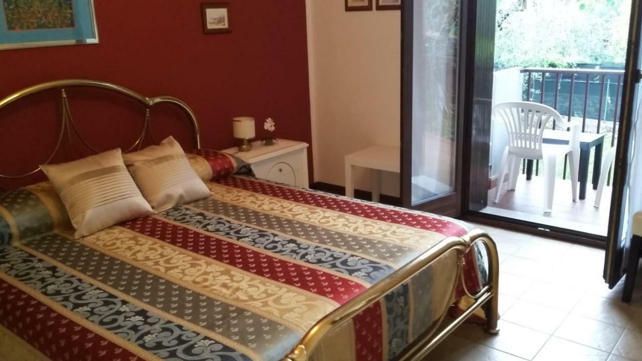 Residenza Riviera Degli Olivi Torri Del Benaco Exterior foto