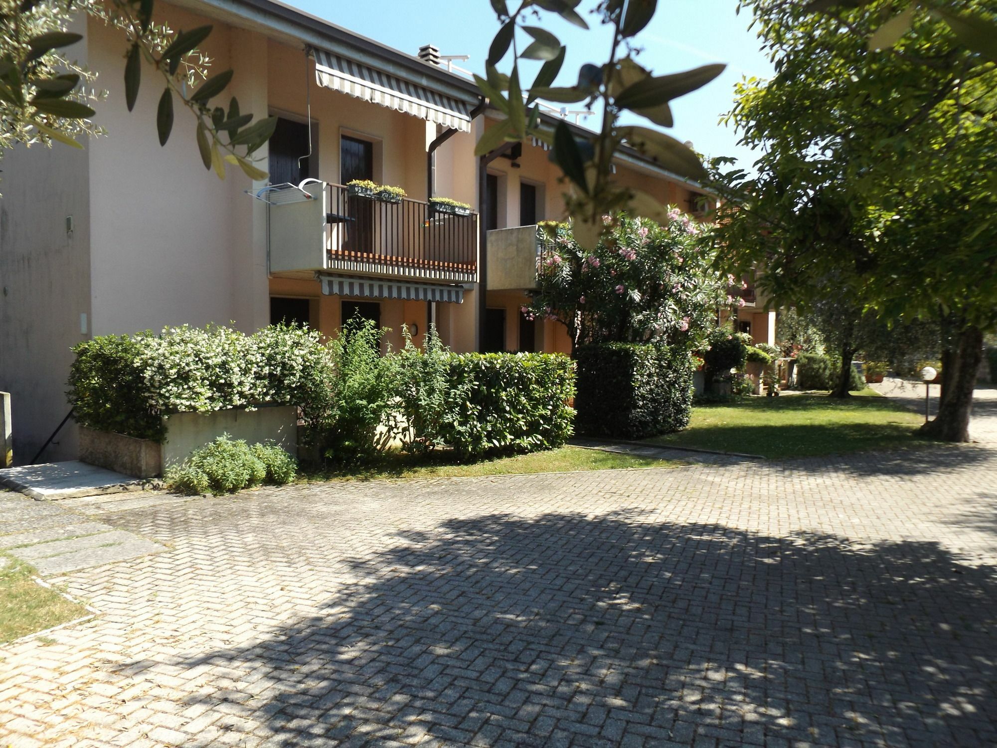 Residenza Riviera Degli Olivi Torri Del Benaco Exterior foto