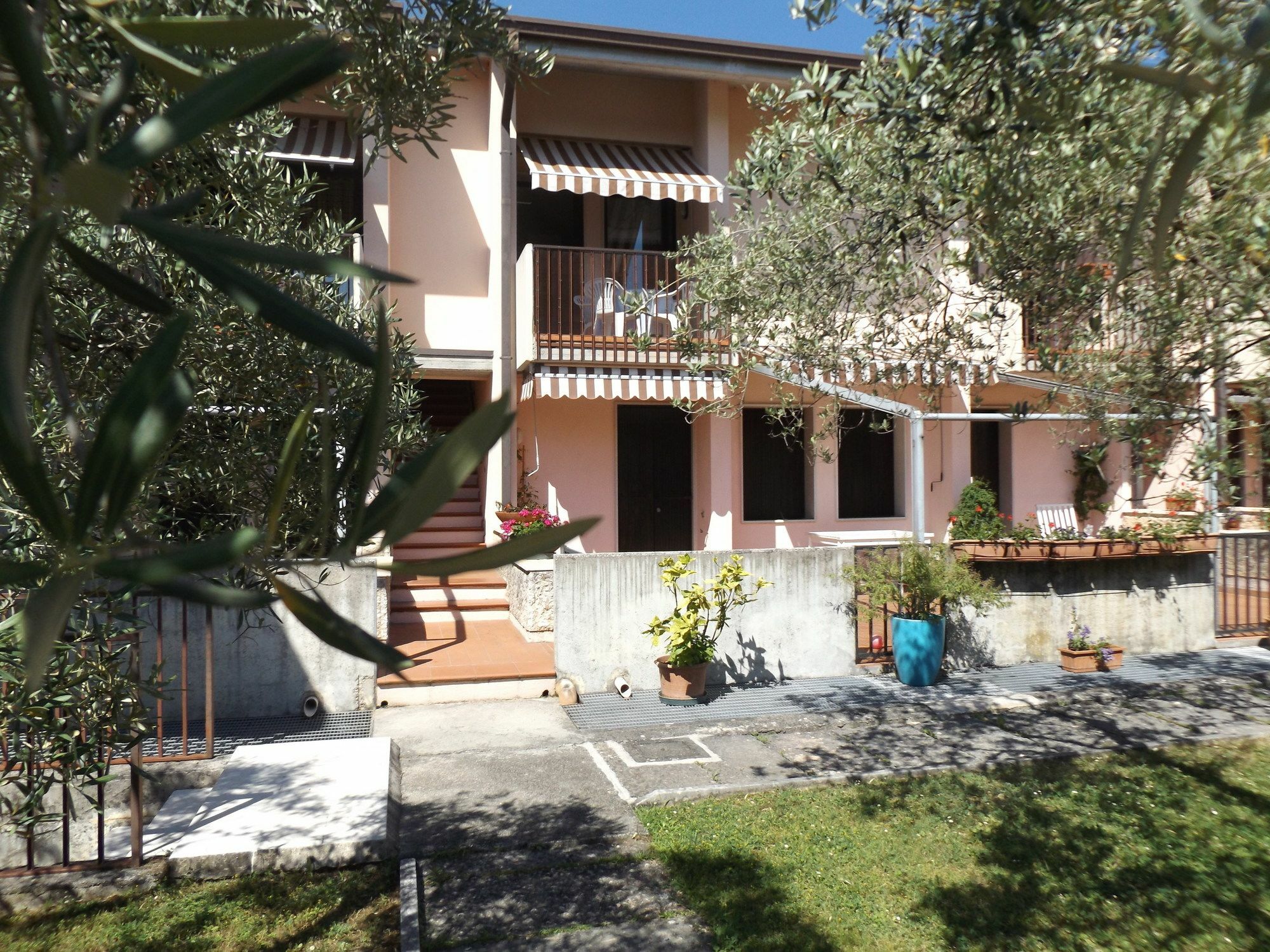 Residenza Riviera Degli Olivi Torri Del Benaco Exterior foto